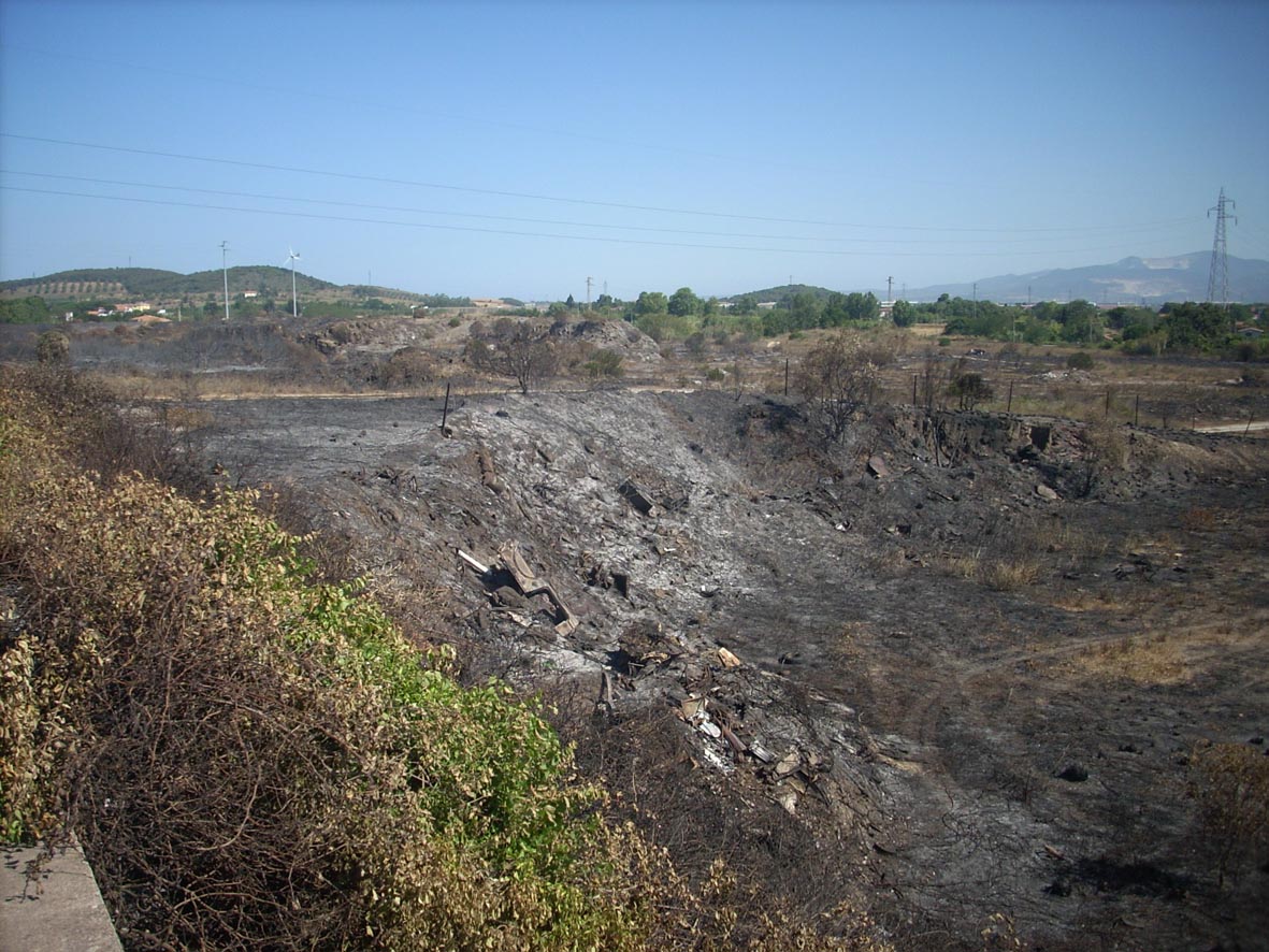 Incendio ai prati allagati di Fiorentina (Piombino - LI)